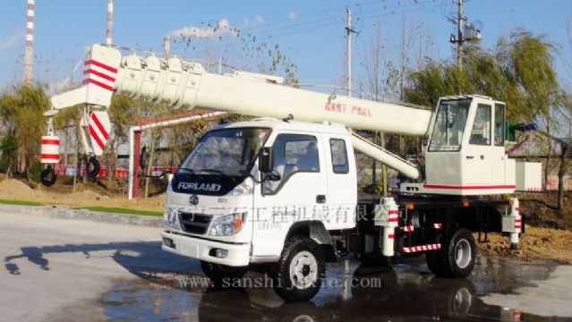 點擊查看詳細信息<br>標題：8噸汽車吊 閱讀次數(shù)：2989