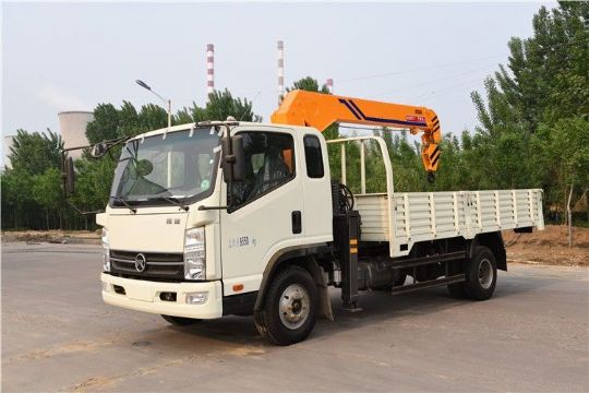 點(diǎn)擊查看詳細(xì)信息<br>標(biāo)題：5噸凱馬隨車吊 閱讀次數(shù)：2391