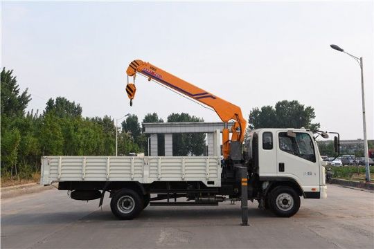 點(diǎn)擊查看詳細(xì)信息<br>標(biāo)題：5噸凱馬隨車吊3節(jié)臂 閱讀次數(shù)：2606