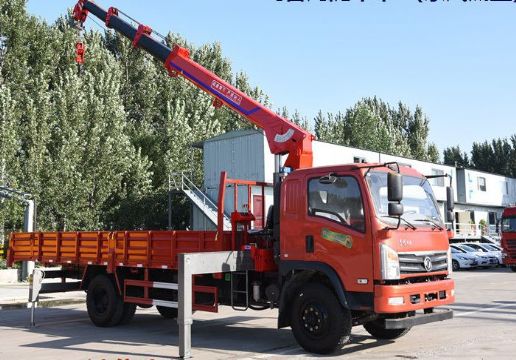點(diǎn)擊查看詳細(xì)信息<br>標(biāo)題：6.3噸東風(fēng)隨車吊 閱讀次數(shù)：1965