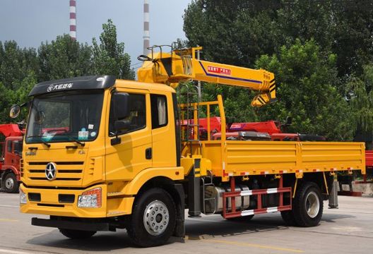 點(diǎn)擊查看詳細(xì)信息<br>標(biāo)題：8噸大運(yùn)隨車(chē)吊 閱讀次數(shù)：1882