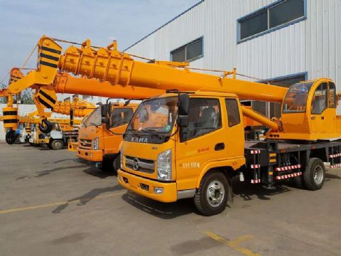 點擊查看詳細信息<br>標題：8噸凱馬汽車吊 閱讀次數(shù)：2013