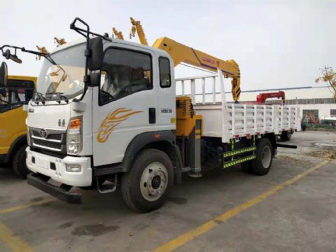 點(diǎn)擊查看詳細(xì)信息<br>標(biāo)題：5噸重汽豪曼隨車吊 閱讀次數(shù)：2711